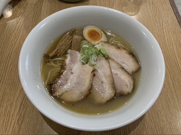 「塩チャーシュー麺750＋チャーシュー250」@よなやの写真