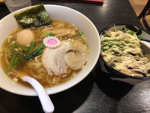 「味玉ラーメン ＋ コロチャー丼(セット)」@佐野ラーメン・佐野黒から揚げ 進ちゃんの写真