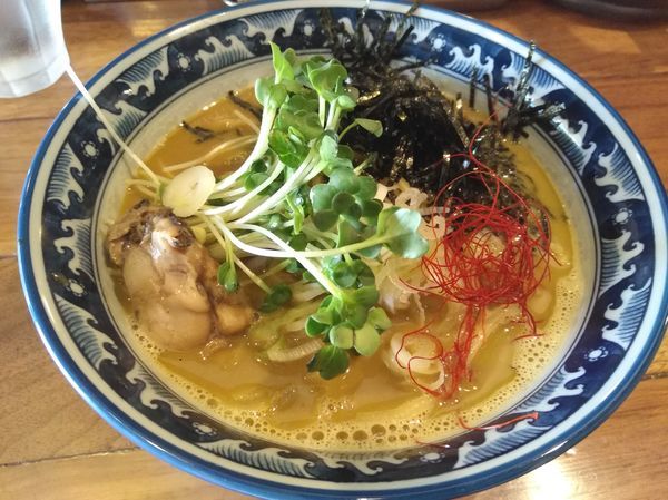 「牡蠣ラーメン」@麺や佐市の写真