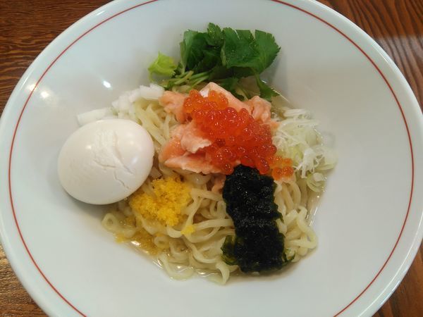 「サーモンとイクラと生のりと山葵の和えそば冷しバージョン」@拉麺 イチバノナカの写真
