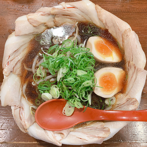 「希望軒ブラックチャーシュー＋味玉」@希望軒 新宿三丁目店の写真