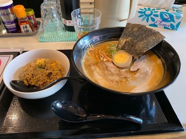 「トリプルスープ＆ダブルチャーシュー濃厚ラーメン」@ラーメン＆一杯屋 万笑の写真