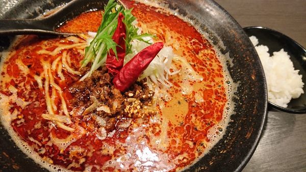 「烈火担々麺、大盛、サービスライス」@四川麺条 香氣 千歳烏山店の写真