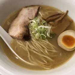 塩らーめん　￥７５０