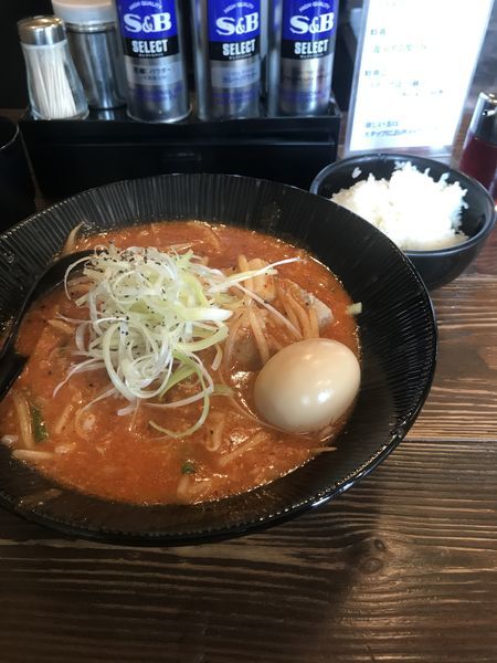 「辛味噌ラーメン+味玉」@大塚屋の写真