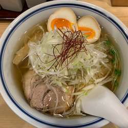 ラーメン（しお）ネギとろたまトッピング