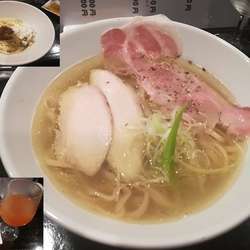 9/11 鶏白湯＋煮干しのラーメン750円　限定カレー和え玉30