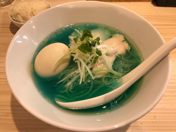 「鶏清湯 青  900円」@濃厚鶏出汁拉麺 吉法師 KIPPOSHIの写真