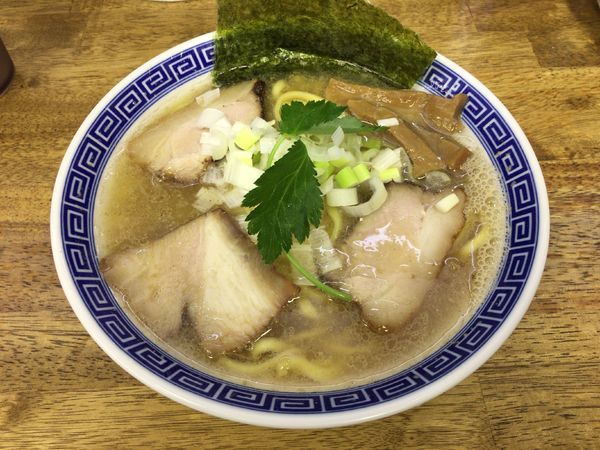 「【限定】平打ち塩らぁ麺 790円」@中華蕎麦 丸め 東久留米店の写真