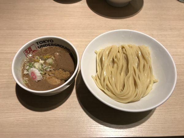 「つけ麺 煮卵」@TOKYO UNDER GROUND RAMEN 頑者の写真