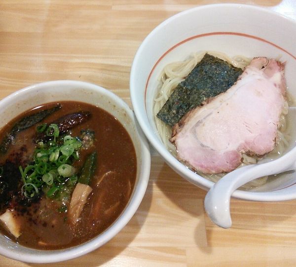 「【限定】冷やし赤味噌つけ麺　１０００円」@川の先の上の写真