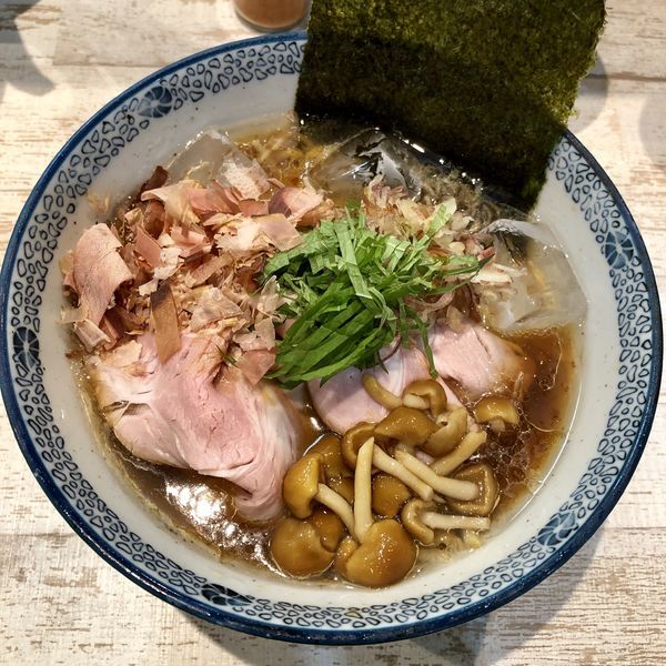 「【気まぐれ限定】手火山式鰹節の冷やしそば ￥900」@中華そば 四つ葉の写真