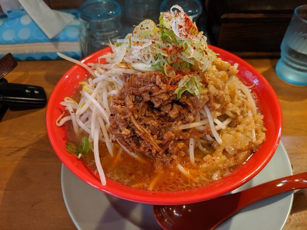 「豚金ラーメン　醤油　790円　野菜マシ」@ぶた金ラーメンの写真