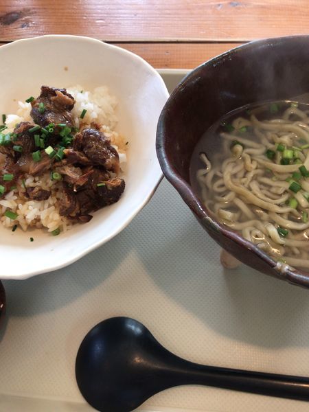 「あぶり丼そば定食（800円）」@いしぐふー 港町店の写真