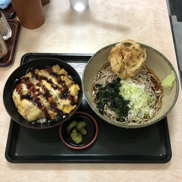 「穴子と茄子の天とじ丼セット」@名代 箱根そば 成城学園前店の写真