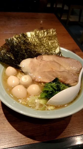 「ラーメン並(780円)+うずら味玉(100円)」@麺家 千晃 新横浜店の写真