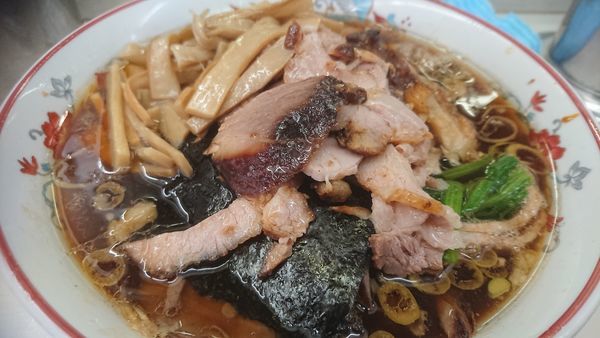 「青島チャーシュー大盛り＋チャーシュー＋メンマ」@青島食堂 秋葉原店の写真