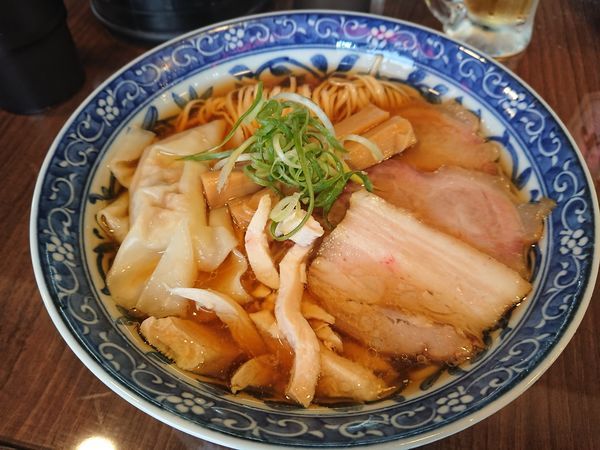 「地鶏わんたん麺800円＋ハマチ丼300円(オープン記念)」@寿製麺よしかわ 保谷店の写真