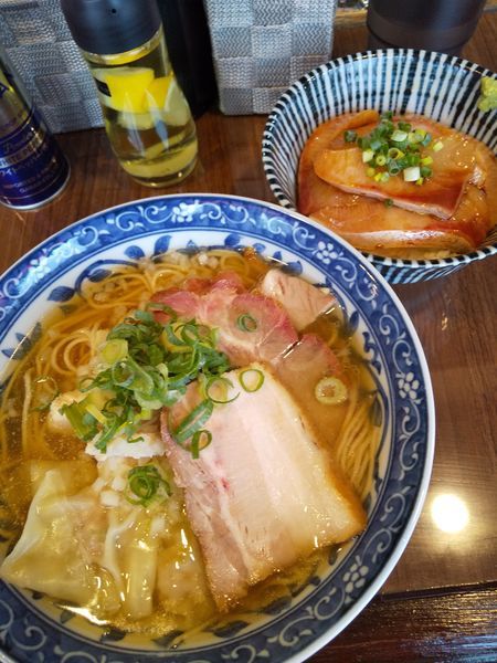「煮干わんたん麺800円ハマチ丼(オープン記念価格300円)」@寿製麺よしかわ 保谷店の写真