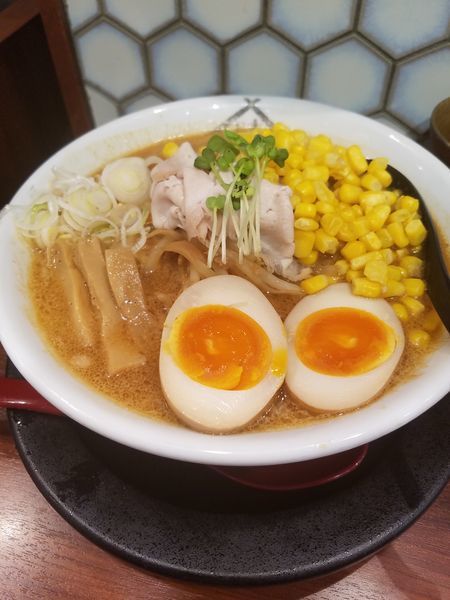 「味玉蔵味噌ラーメン¥880+コーン¥100」@蔵味噌ラーメン 晴っぴの写真