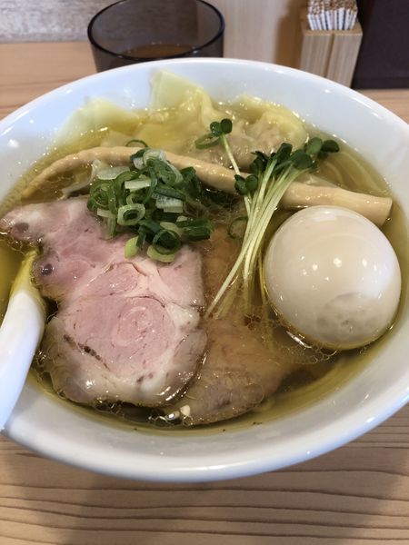 「味玉塩醤油ラーメン（並盛）¥950」@地鶏らーめん とりじの写真