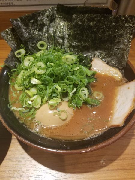 「のり青ねぎラーメン¥860+半熟玉子¥100」@横浜家系らーめん 輝道家の写真