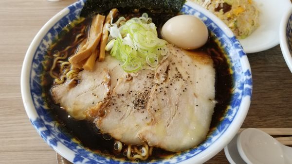 「特製松本ブラック中華そば　大盛」@凌駕IDEA イオンモール松本店の写真