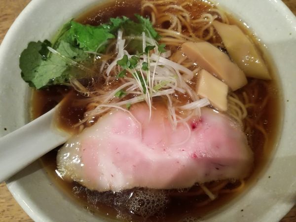 「らーめん(醤油):800円」@らーめんshigetomiの写真