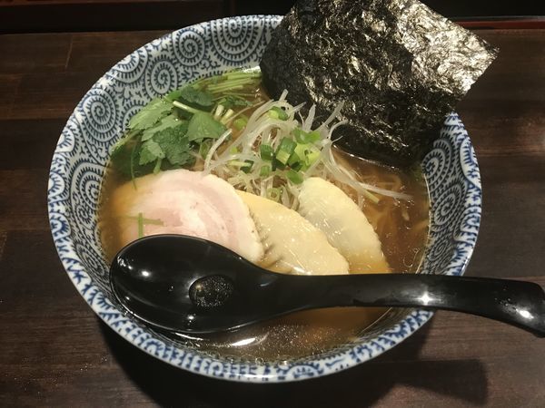 「淡麗そば 餃子」@麺匠 伊助の写真