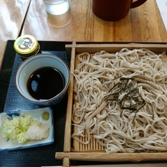 山と渓谷の画像