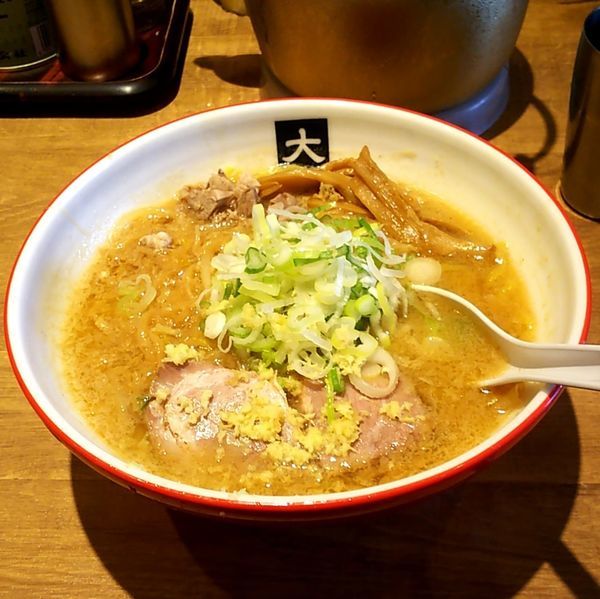 「味噌らーめん(大盛)＋ネギ(別皿)」@大島の写真
