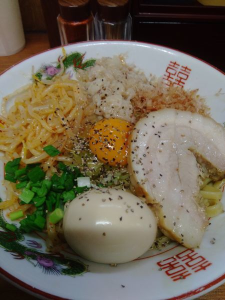 「汁なし並　バラ+味玉+あぶら」@鬼豚オーガの写真