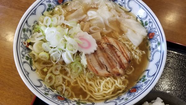 「ワンタン麺　大盛　こってり」@丸山中華蕎麦店の写真