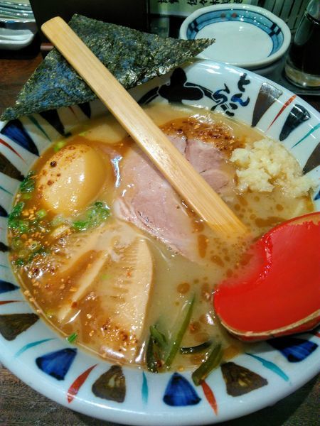 「味玉七志ラーメン」@七志 とんこつ編 青葉台店の写真
