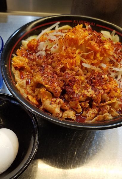 「鬼紅らーめん 温玉つき¥990」@麺創研 紅 国分寺の写真