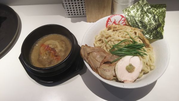 「【限定】魚介白湯つけそば大盛+炙りチャーシュー」@鶏そば朱雀の写真