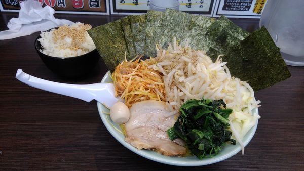 「ネギラーメン(醤油)＋野菜盛り＋海苔増し(まくり券サービス)」@壱七家 本厚木店の写真