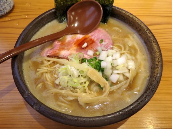 「濃厚中華そば ８３０円」@麺通 伊武記の写真