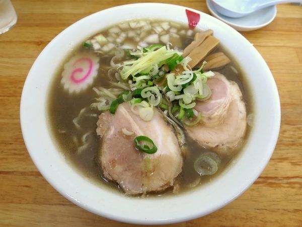 「煮干しらーめん ８１０円 ※濃いめ」@麺処にっ田屋の写真