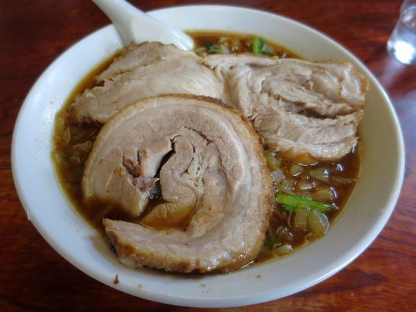 「しょうゆらんしゅうめん チャーシュー入り ８５０円＋税」@御食事処 やちよの写真