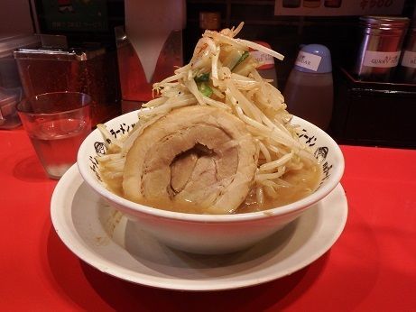「豚骨野郎　並盛り」@野郎ラーメン 渋谷センター街総本店の写真