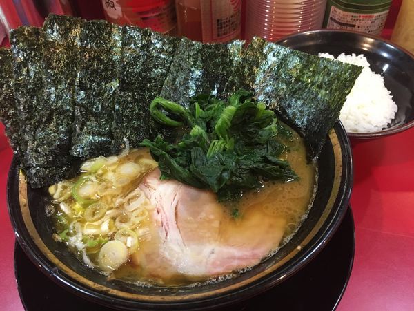 「ラーメン＋のり＋ライス」@家系ラーメン とらきち家の写真