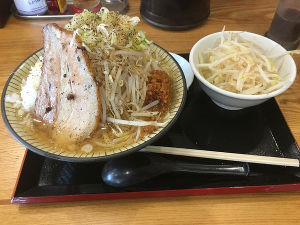 「富士ラーメン(750¥)もやし、玉ねぎ増し」@優勝軒 日立店の写真