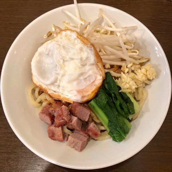 「普通 500g (500円) トッピング計 (250円)」@汁なし専門 男のLLの写真