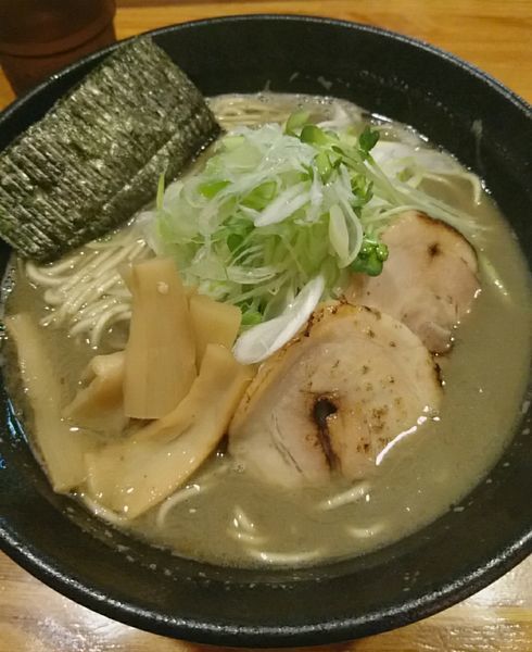 「メガ煮干しラーメン 大」@麺屋 ひな多の写真