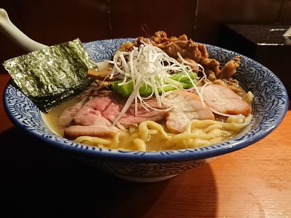 「ちゃーしゅー手揉み中華そば(塩・手揉麺)＋大人の味玉＋悪魔肉」@麺処 ほん田の写真