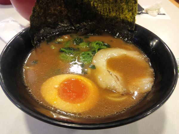 「横浜家系ラーメン410円」@はま寿司 イオン大宮店の写真