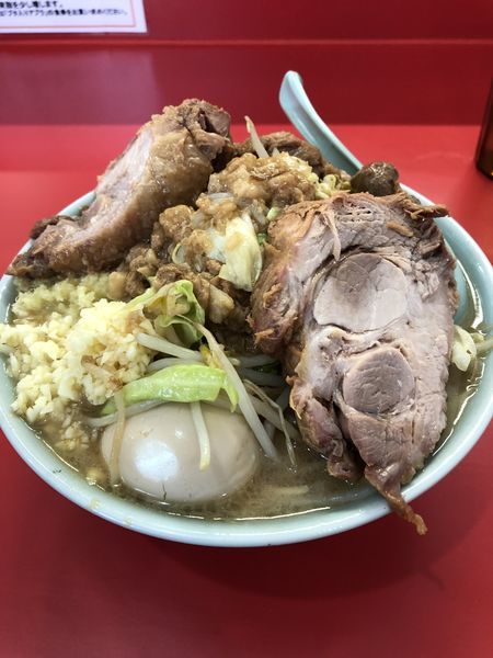 「国産豚ラーメン¥1,100＋煮卵＋生卵」@ラーメン すくえ屋の写真