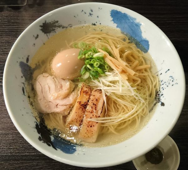 「鶏そば＋味玉」@鶏そば 雫一 大袋店の写真