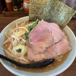 831醤油ラーメン+トッピングチャーシュー